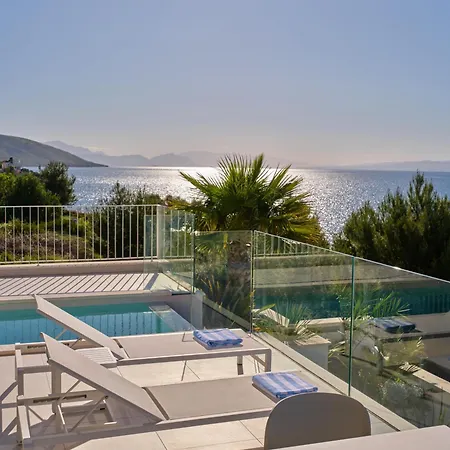 A'more - Seafront Retreat