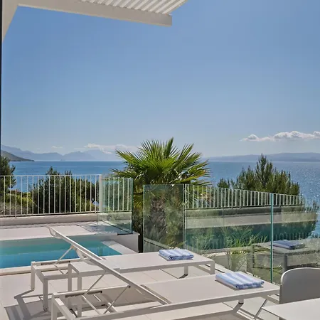 A'more - Seafront Retreat Traù