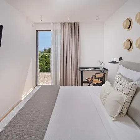 A'more - Seafront Retreat * Трогір