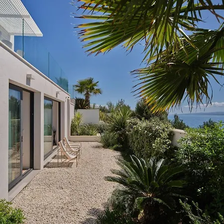 A'more - Seafront Retreat Трогір