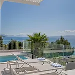 A'more - Seafront Retreat Trogir