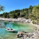 A'more - Seafront Retreat Villa Trogir