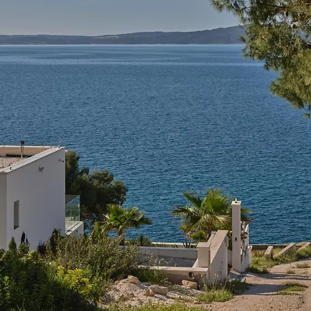 A'more - Seafront Retreat Vila