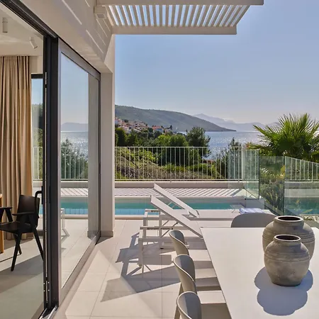Vila A'more - Seafront Retreat