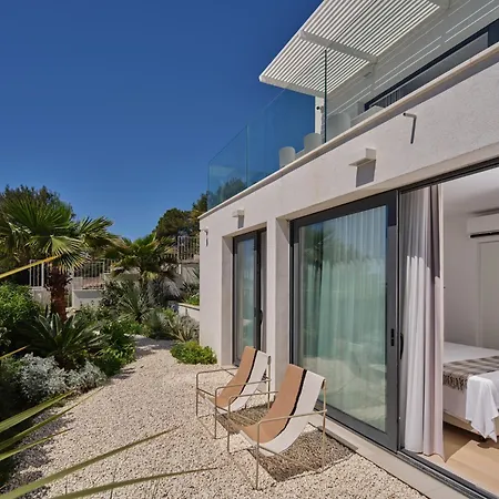Vila A'more - Seafront Retreat