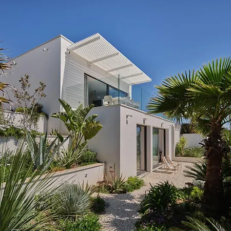 A'more - Seafront Retreat Vila *