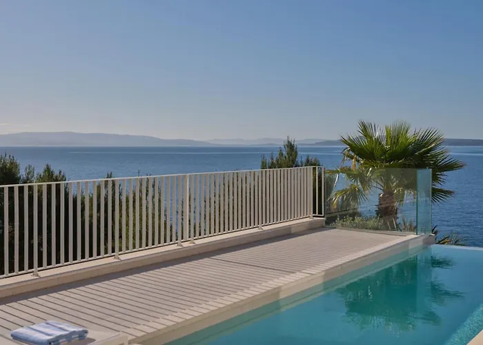 Villa A'more - Seafront Retreat Trogir