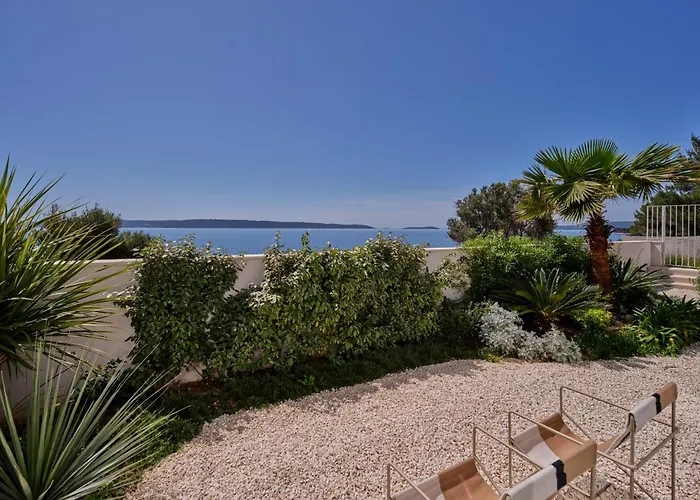 Villa A'more - Seafront Retreat