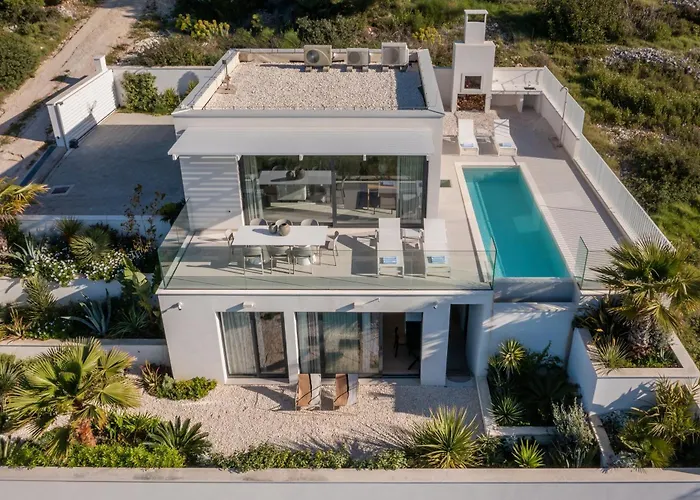 Villa A'more - Seafront Retreat *