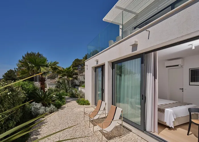 Villa A'more - Seafront Retreat