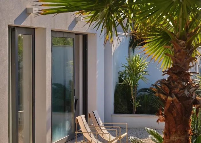 Villa A'more - Seafront Retreat *