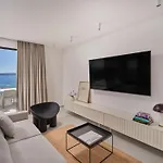 Villa A'more - Seafront Retreat Trogir