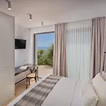 A'more - Seafront Retreat Villa Trogir